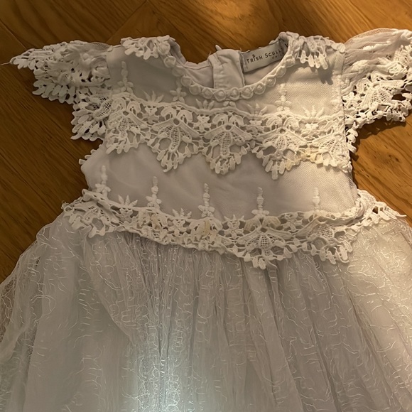 Flower girl dress worn once - Picture 2 of 4